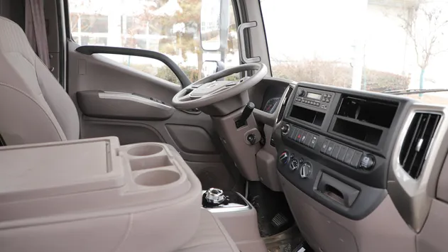 E Auamrk 6T(pic9) Low-Carbon New Energy Commercial Vehicles Foton Electric Mini Van 4X2 LHD 174km EV Cargo Truck